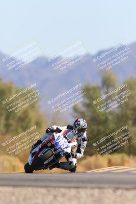 media/Oct-20-2024-CVMA (Sun) [[d4a3dff211]]/Race 9-Formulw LW Twins SHOOTOUT/